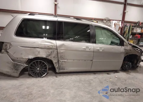 2006 Honda Odyssey Touring z USA, uszkodzony, nr VIN 5FNRL38896B093945